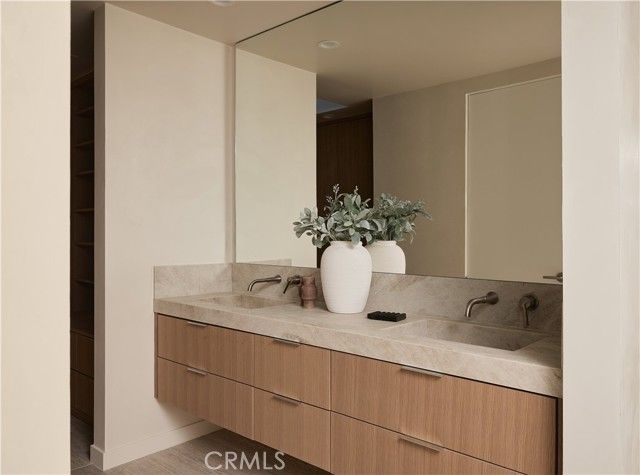 23740 Killion Street, Woodland Hills (los Angeles), CA 91367