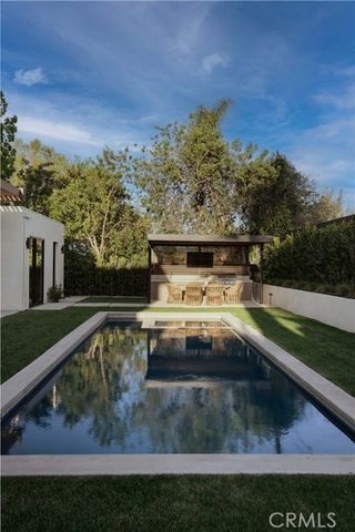 23740 Killion Street, Woodland Hills (los Angeles), CA 91367