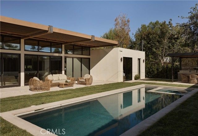 23740 Killion Street, Woodland Hills (los Angeles), CA 91367