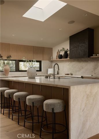 23740 Killion Street, Woodland Hills (los Angeles), CA 91367