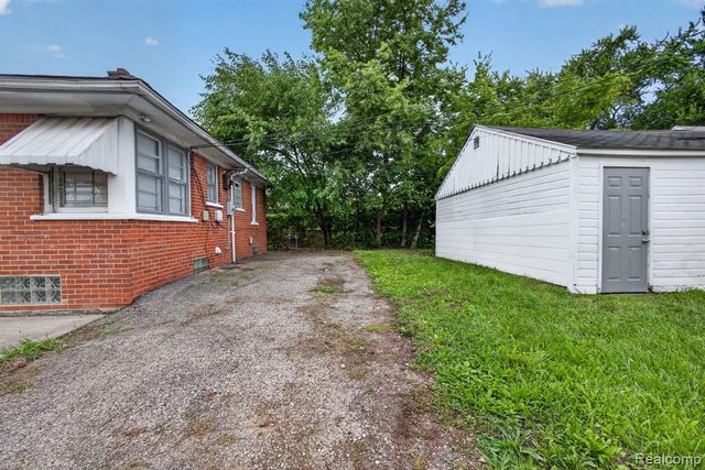 15300 W Chicago Street, Detroit, MI 48228