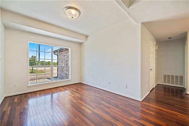 3606 Flour Bluff Dr, Corpus Christi, TX 78418
