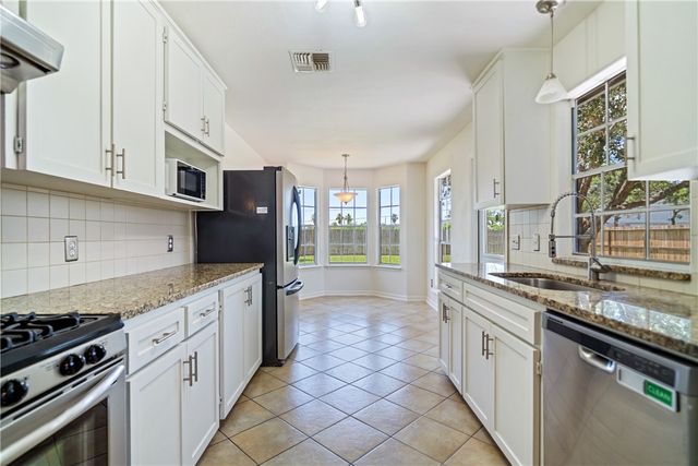 3606 Flour Bluff Dr, Corpus Christi, TX 78418