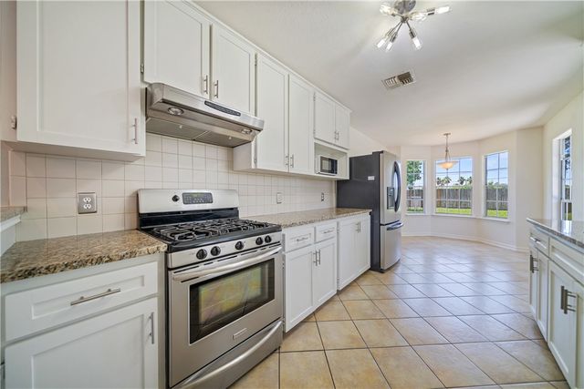 3606 Flour Bluff Dr, Corpus Christi, TX 78418
