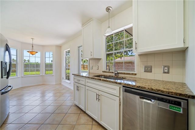 3606 Flour Bluff Dr, Corpus Christi, TX 78418