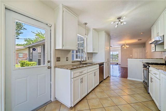 3606 Flour Bluff Dr, Corpus Christi, TX 78418