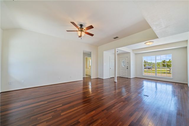 3606 Flour Bluff Dr, Corpus Christi, TX 78418
