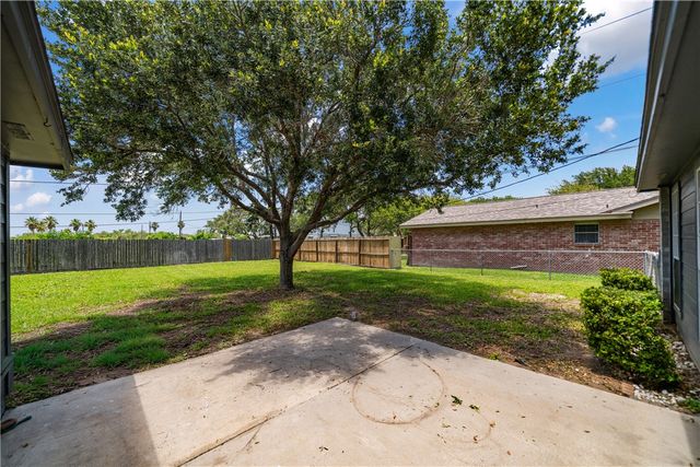 3606 Flour Bluff Dr, Corpus Christi, TX 78418