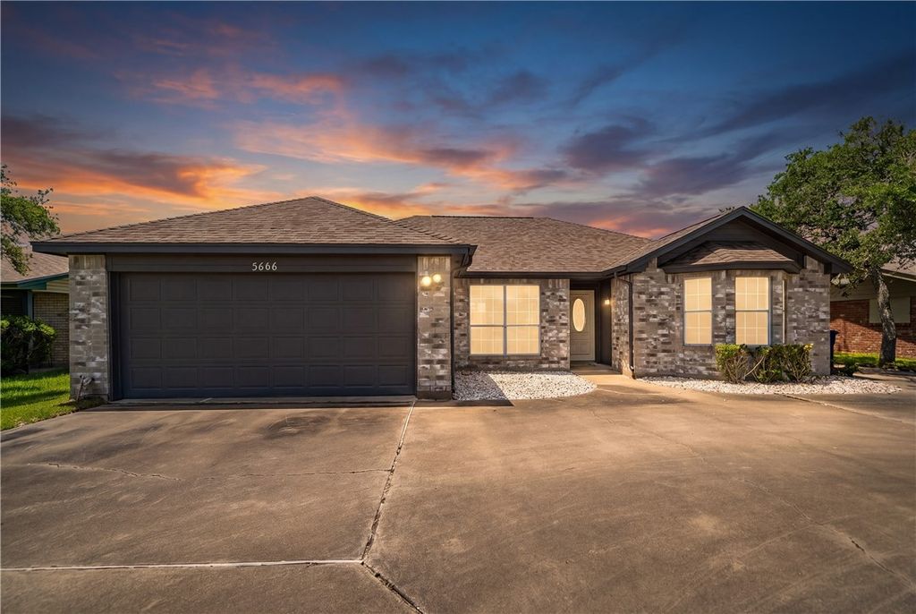 3606 Flour Bluff Dr, Corpus Christi, TX 78418