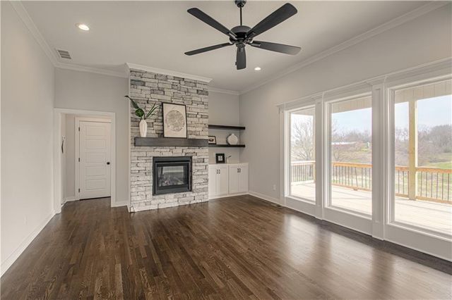 621 E 13th Street, Kearney, MO 64060