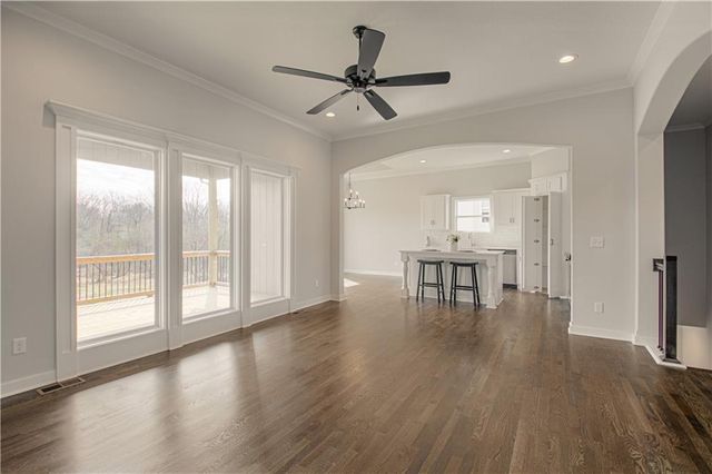 621 E 13th Street, Kearney, MO 64060