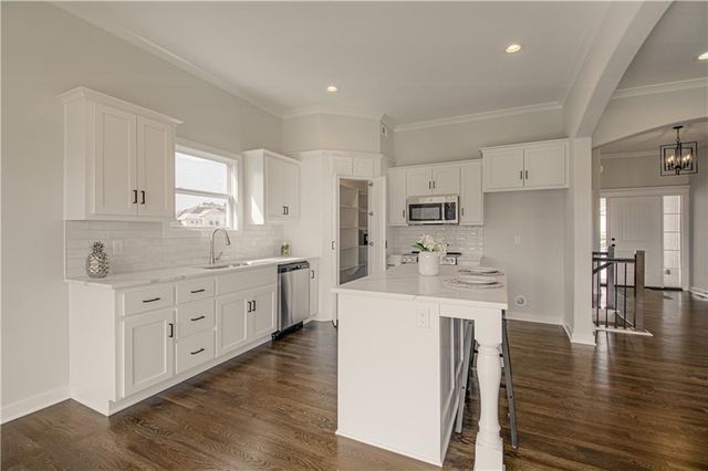 621 E 13th Street, Kearney, MO 64060