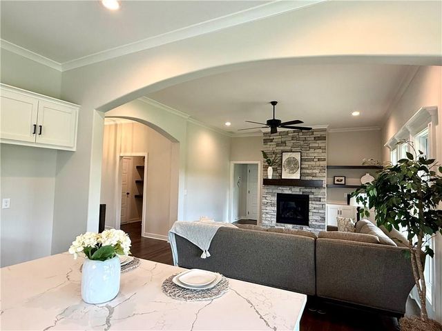 621 E 13th Street, Kearney, MO 64060