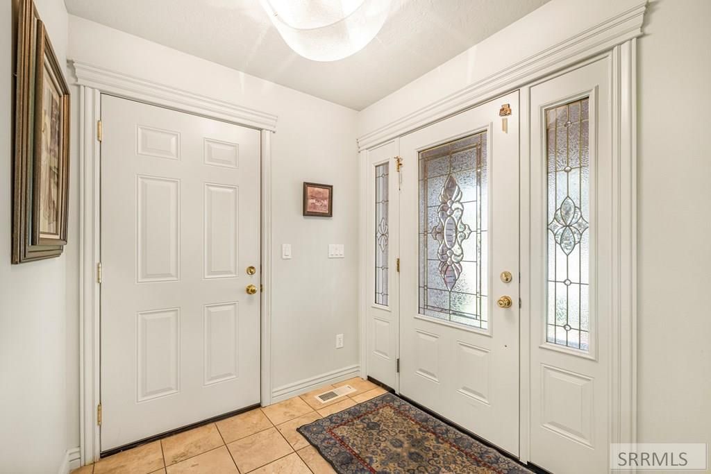 Image 4 of property listing at 3413 Sun Circle, Idaho Falls, ID 83404