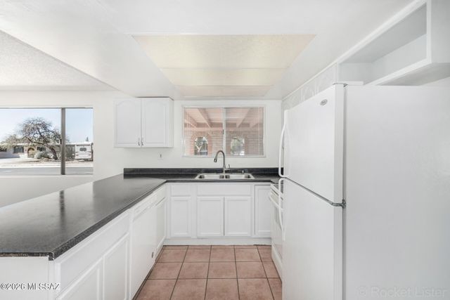 2351 S Thomas Drive, Tucson, AZ 85710