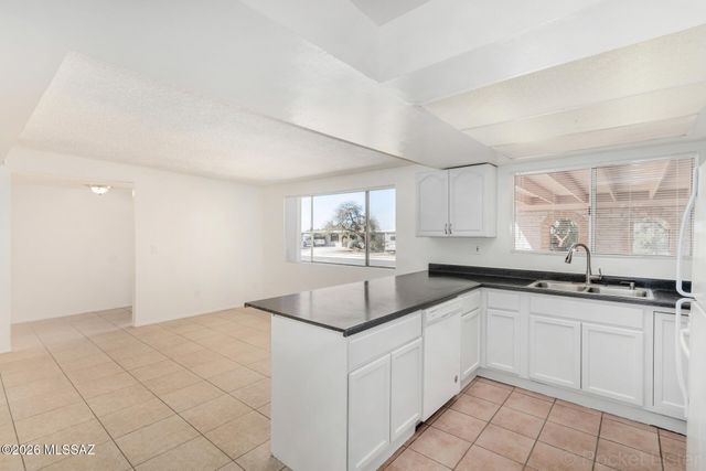 2351 S Thomas Drive, Tucson, AZ 85710