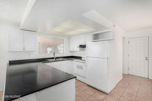 2351 S Thomas Drive, Tucson, AZ 85710