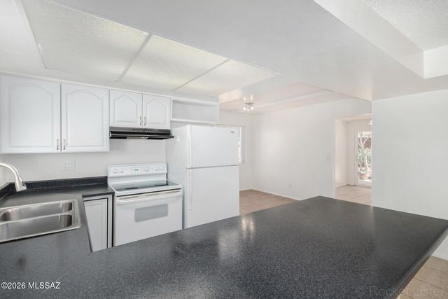 2351 S Thomas Drive, Tucson, AZ 85710