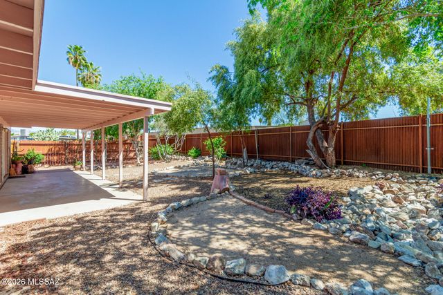 2351 S Thomas Drive, Tucson, AZ 85710