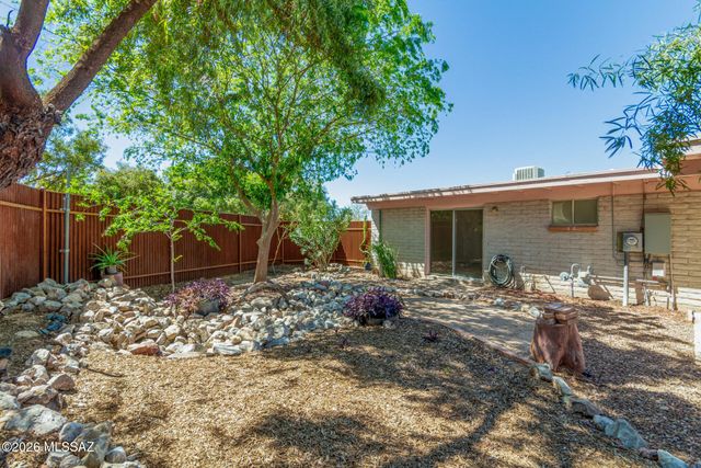 2351 S Thomas Drive, Tucson, AZ 85710