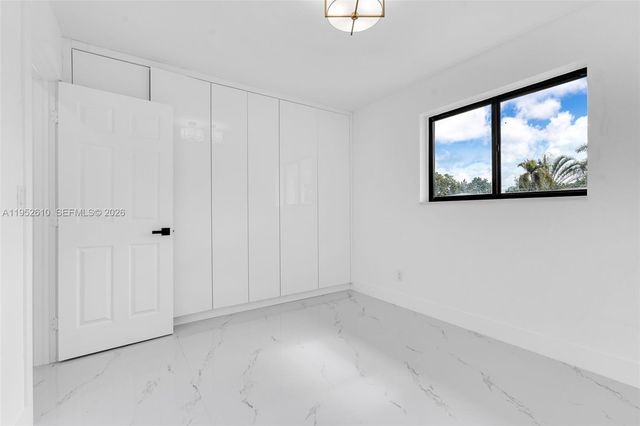 695 W 73rd Pl, Hialeah, FL 33014