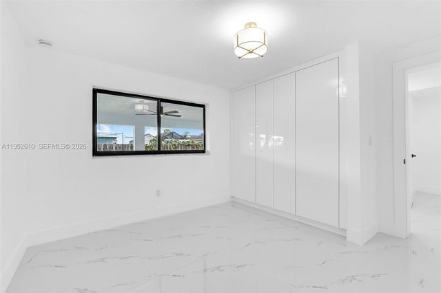 695 W 73rd Pl, Hialeah, FL 33014