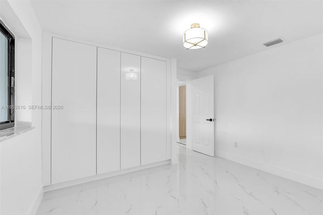 695 W 73rd Pl, Hialeah, FL 33014