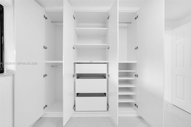 695 W 73rd Pl, Hialeah, FL 33014