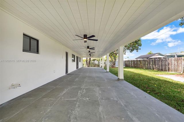 695 W 73rd Pl, Hialeah, FL 33014