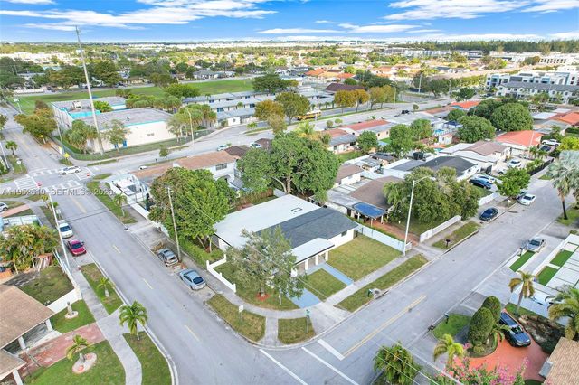 695 W 73rd Pl, Hialeah, FL 33014