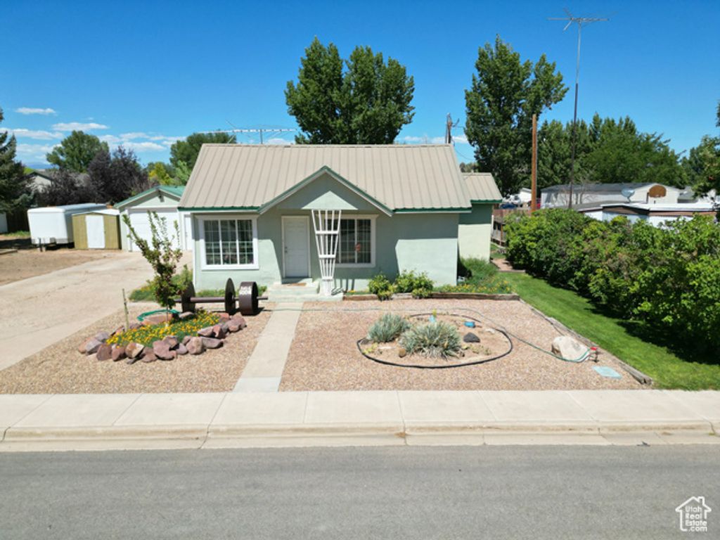 341 E 500 N, Roosevelt, UT 84066