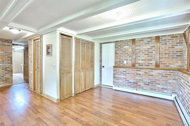 14 Montclair Avenue, Airmont, NY 10952