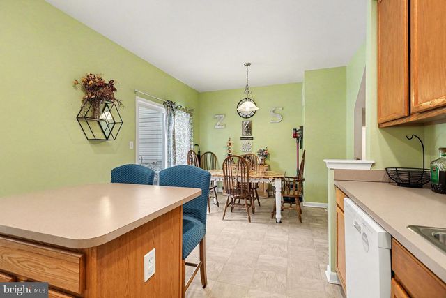 1161 BLUE BIRD LN, York, PA 17402