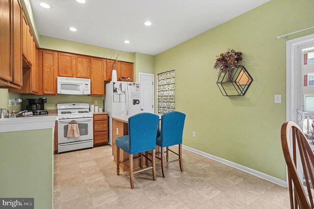 1161 BLUE BIRD LN, York, PA 17402