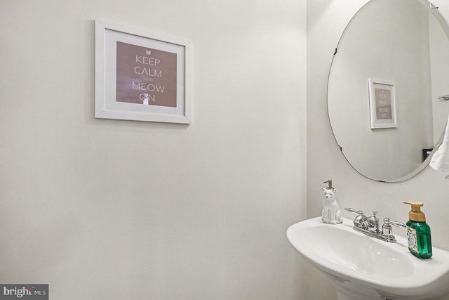 1161 BLUE BIRD LN, York, PA 17402