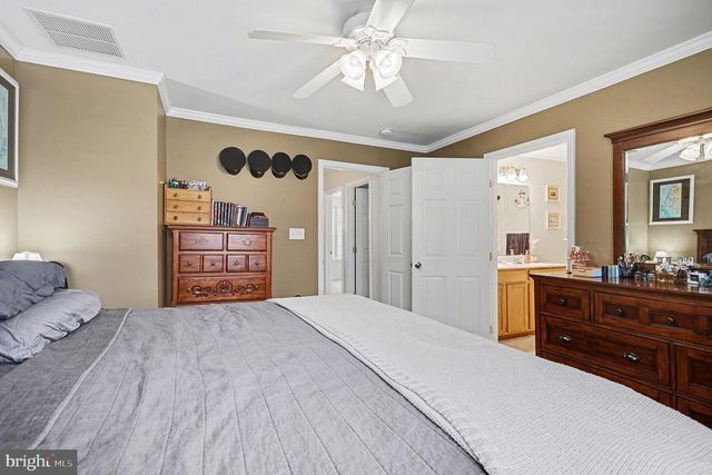 1161 BLUE BIRD LN, York, PA 17402