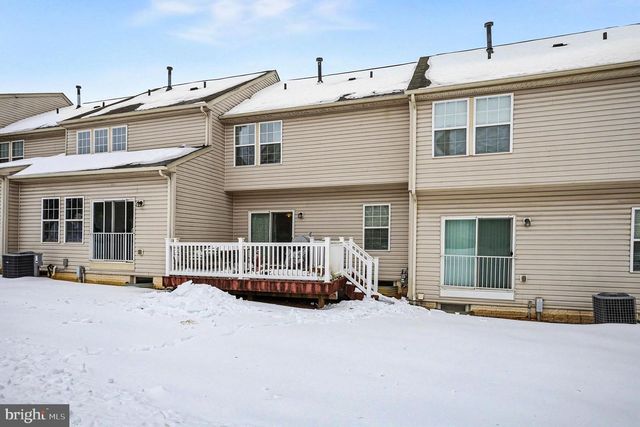 1161 BLUE BIRD LN, York, PA 17402