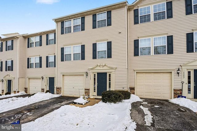 1161 BLUE BIRD LN, York, PA 17402