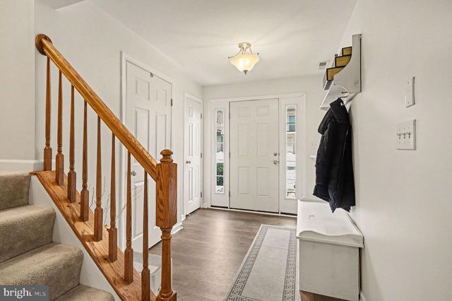 1161 BLUE BIRD LN, York, PA 17402