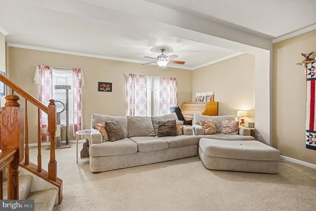 1161 BLUE BIRD LN, York, PA 17402