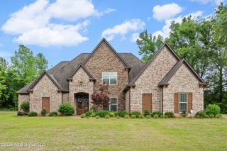 9181 Honey Suckle Way, Hernando, MS 38632