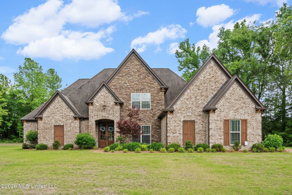 9181 Honey Suckle Way, Hernando, MS 38632