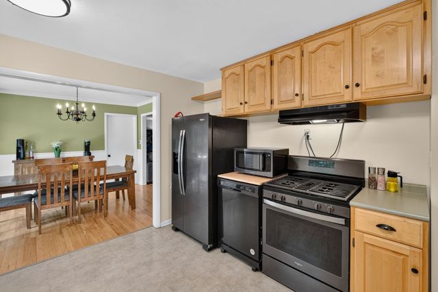 2209 Hillside Avenue, West Des Moines, IA 50265