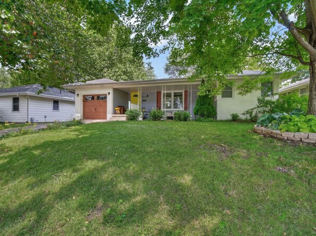 2209 Hillside Avenue, West Des Moines, IA 50265