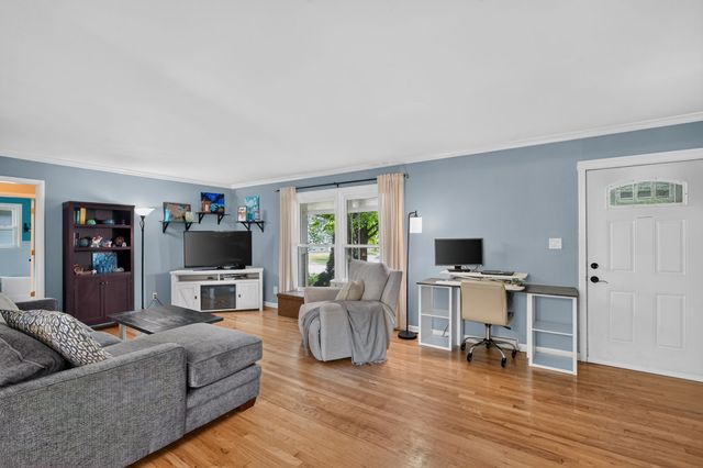 2209 Hillside Avenue, West Des Moines, IA 50265