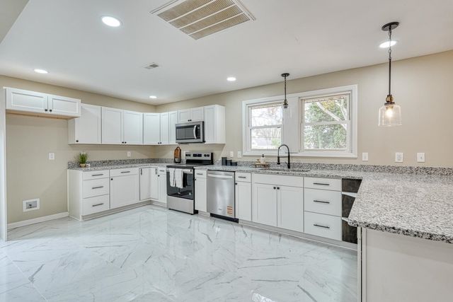 530 W Hayne Street, Woodruff, SC 29388