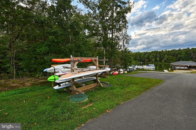 1079 ALMA GAYNELLE DR, Mineral, VA 23117