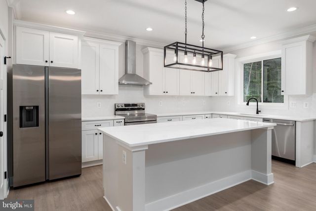 1079 ALMA GAYNELLE DR, Mineral, VA 23117