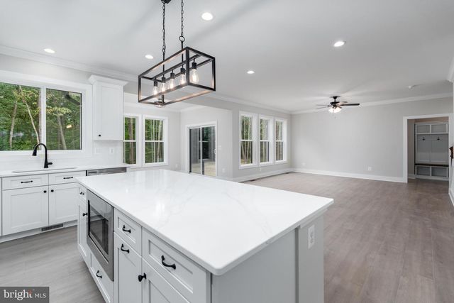 1079 ALMA GAYNELLE DR, Mineral, VA 23117