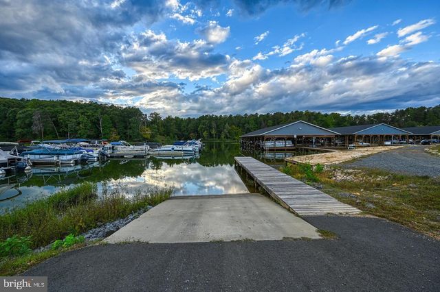 1079 ALMA GAYNELLE DR, Mineral, VA 23117